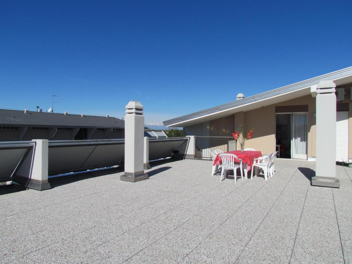 ビビオーネColorful Attic With Large Terrace - Beahostアパートメント エクステリア 写真